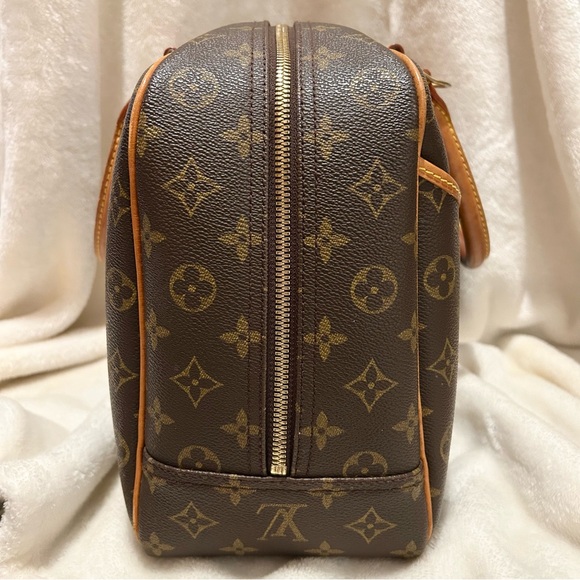Louis Vuitton Monogram Deauville Handbag - Picture 4 of 16